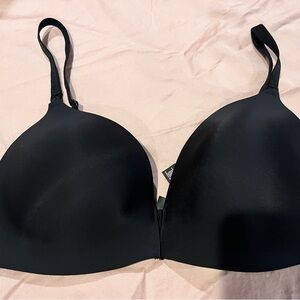 Victoria's Secret Black T-Shirt Bra Molded Cup